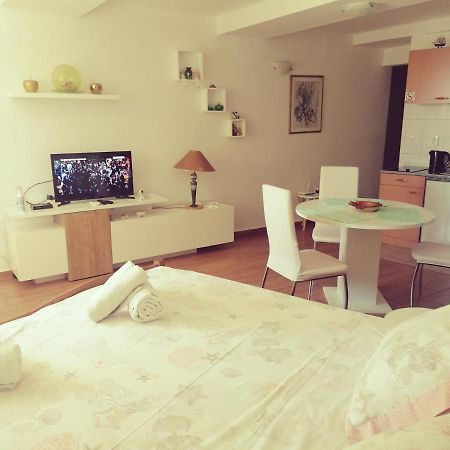 Apartment Lju On The Beach สปลิท ภายนอก รูปภาพ