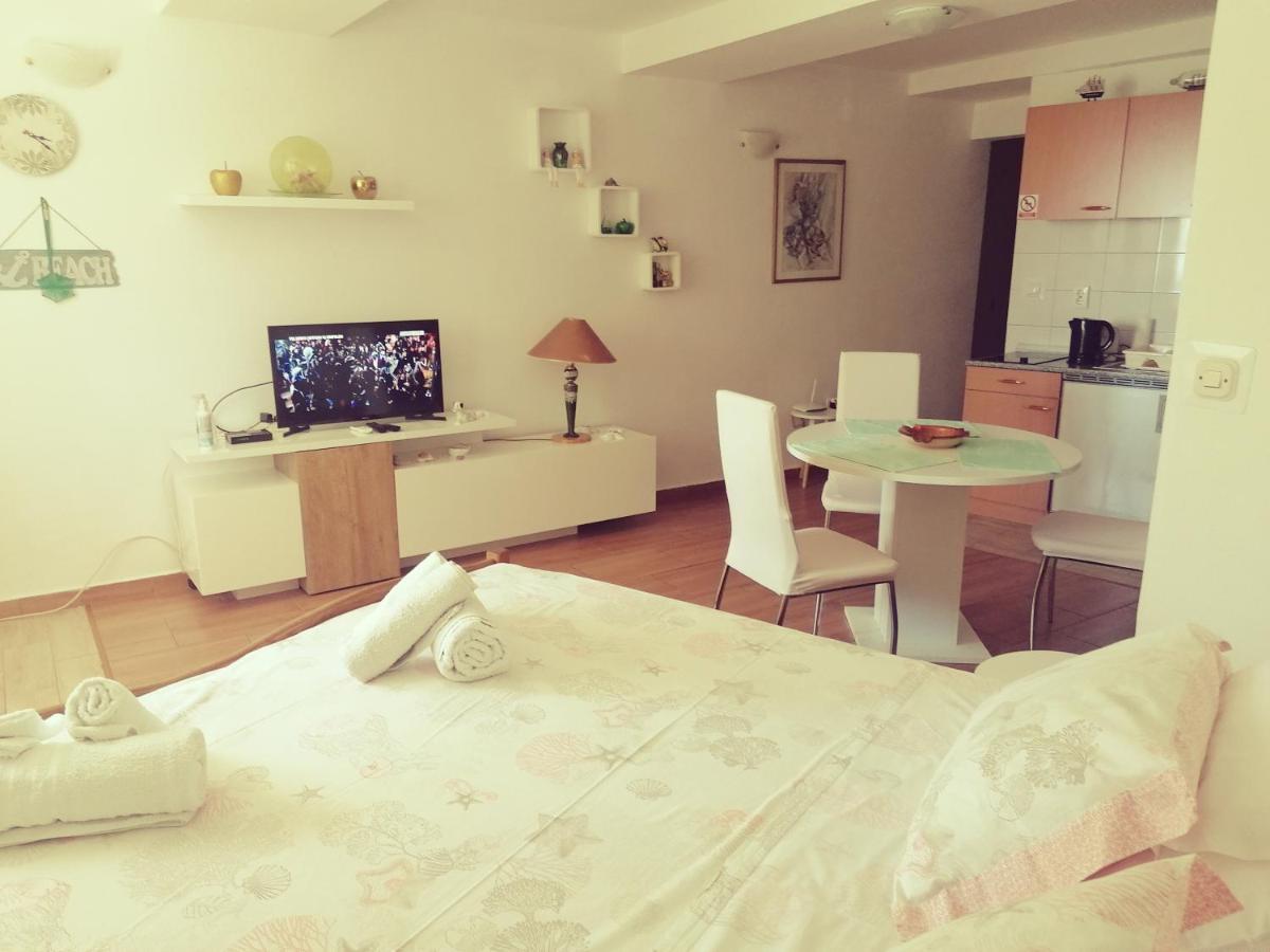 Apartment Lju On The Beach สปลิท ภายนอก รูปภาพ