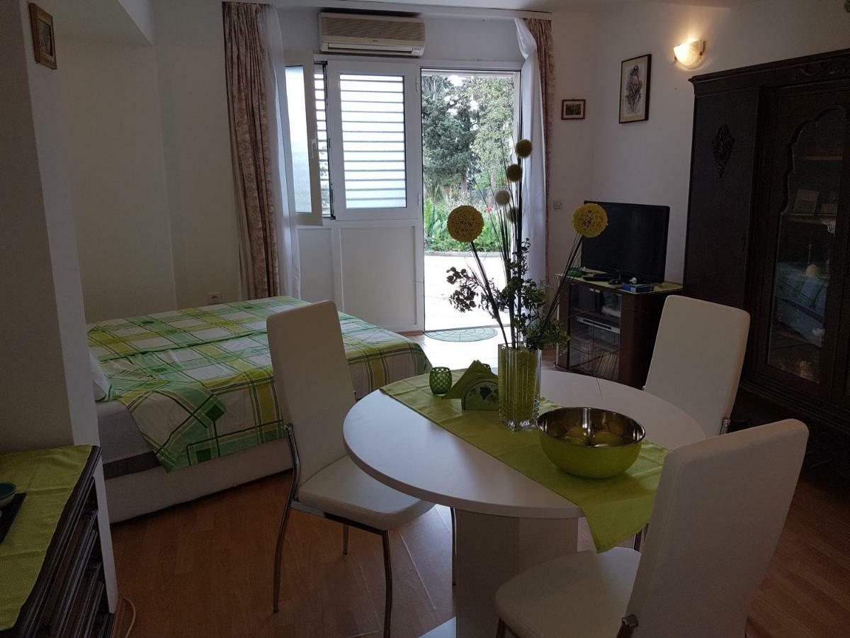 Apartment Lju On The Beach สปลิท ภายนอก รูปภาพ